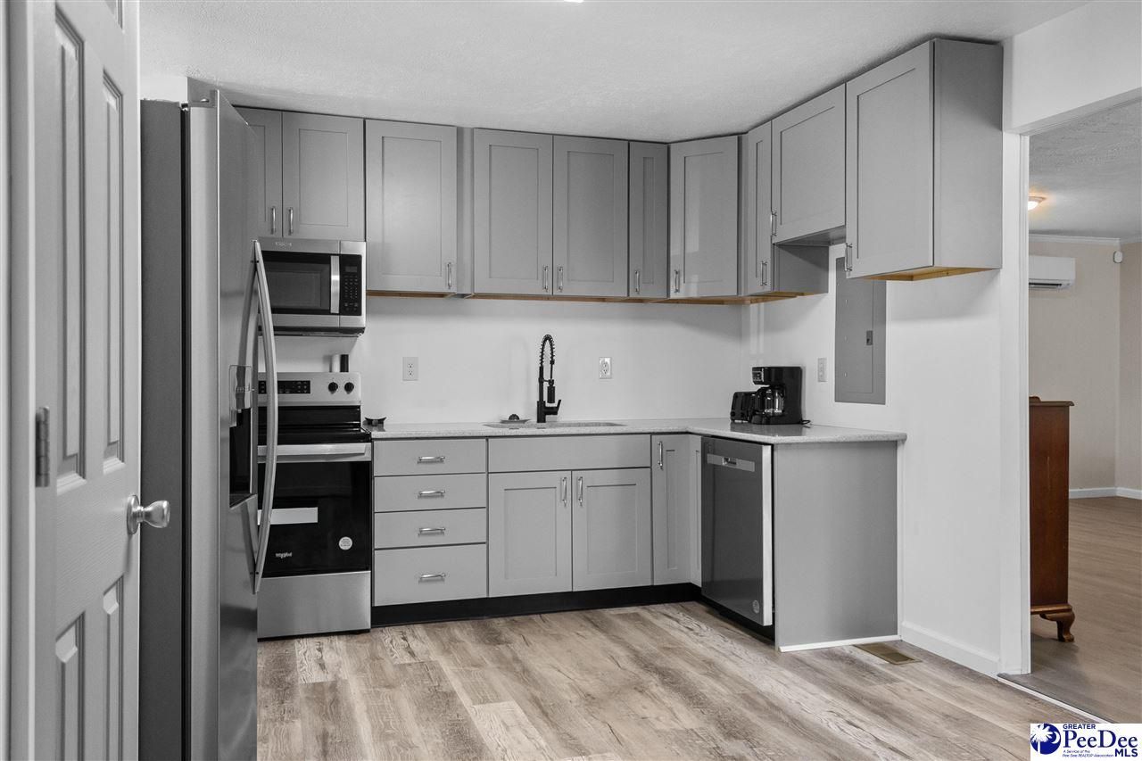 208 Huggins Street Photo 4