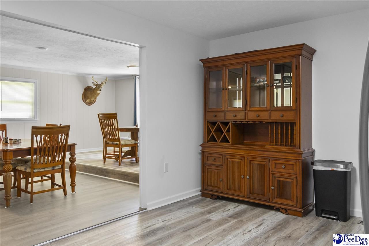 208 Huggins Street Photo 6
