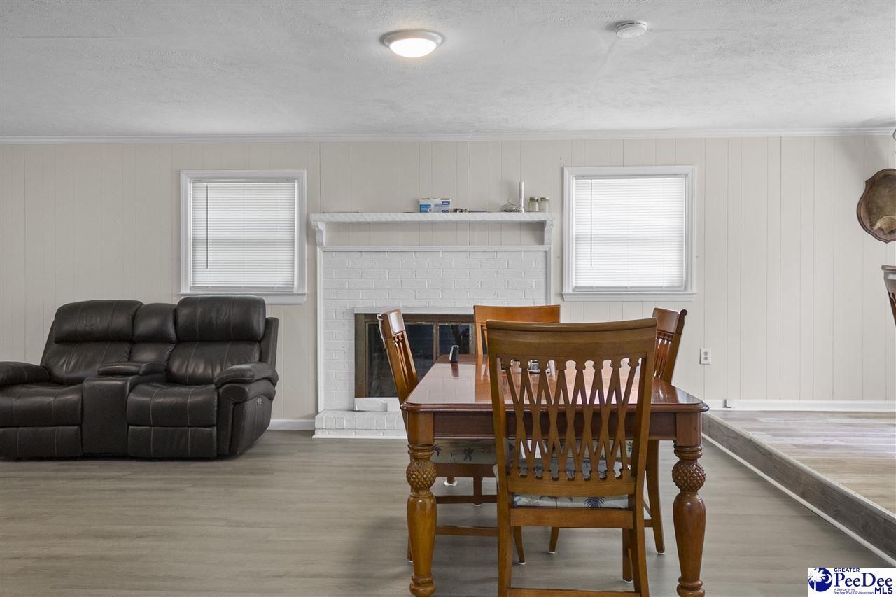 208 Huggins Street Photo 7