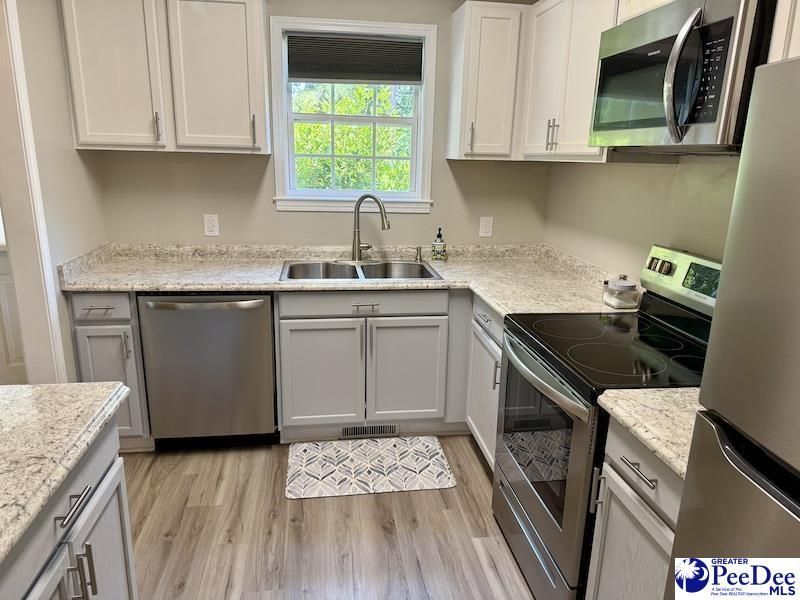 603 Green St Photo 8