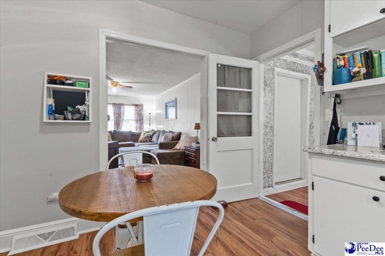 204 Gandy Dr Photo 19