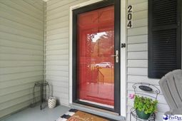 204 Gandy Dr photo 4