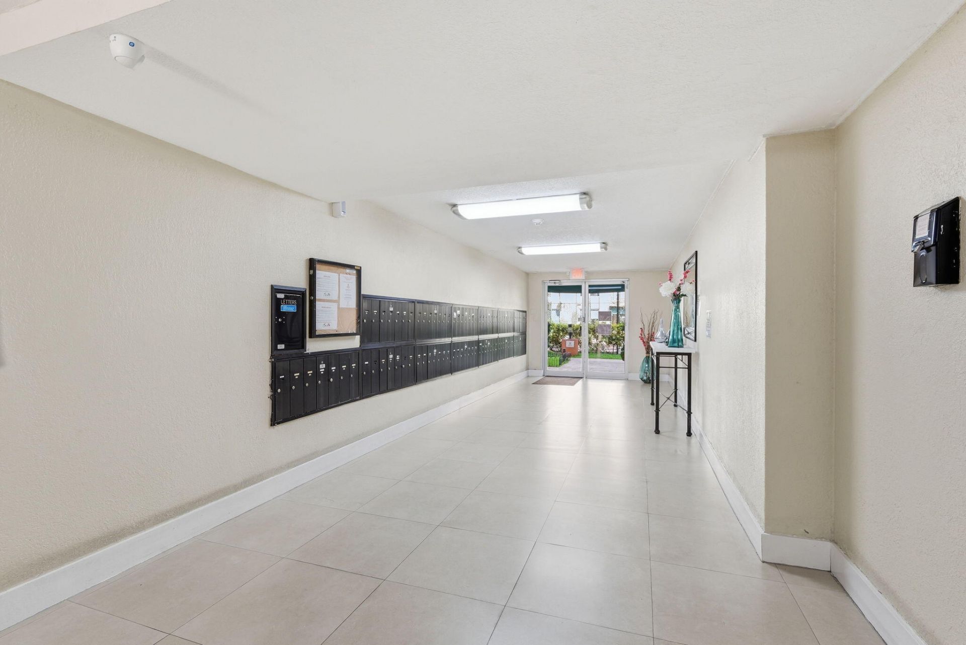 9360 Fontainebleau Boulevard, Unit Apt 310, Miami, FL 33172 Photo