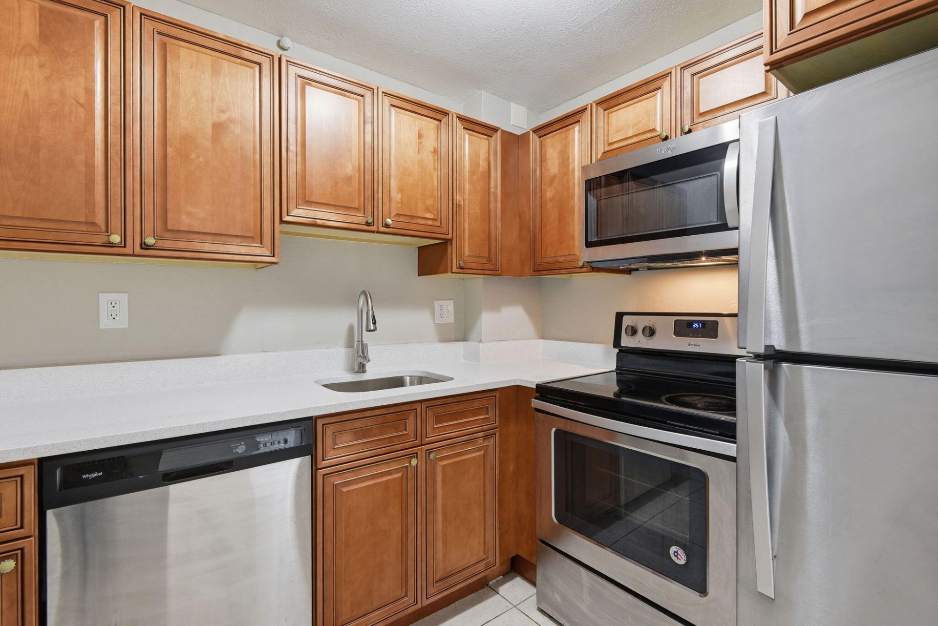 9360 Fontainebleau Boulevard, Unit Apt 310, Miami, FL 33172 Photo