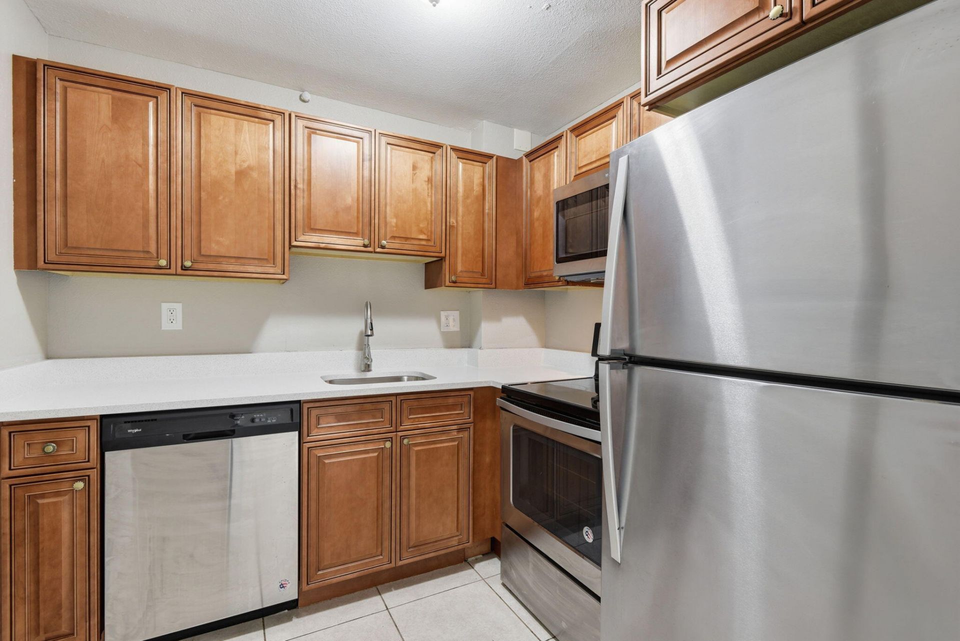 9360 Fontainebleau Boulevard, Unit Apt 310, Miami, FL 33172 Photo