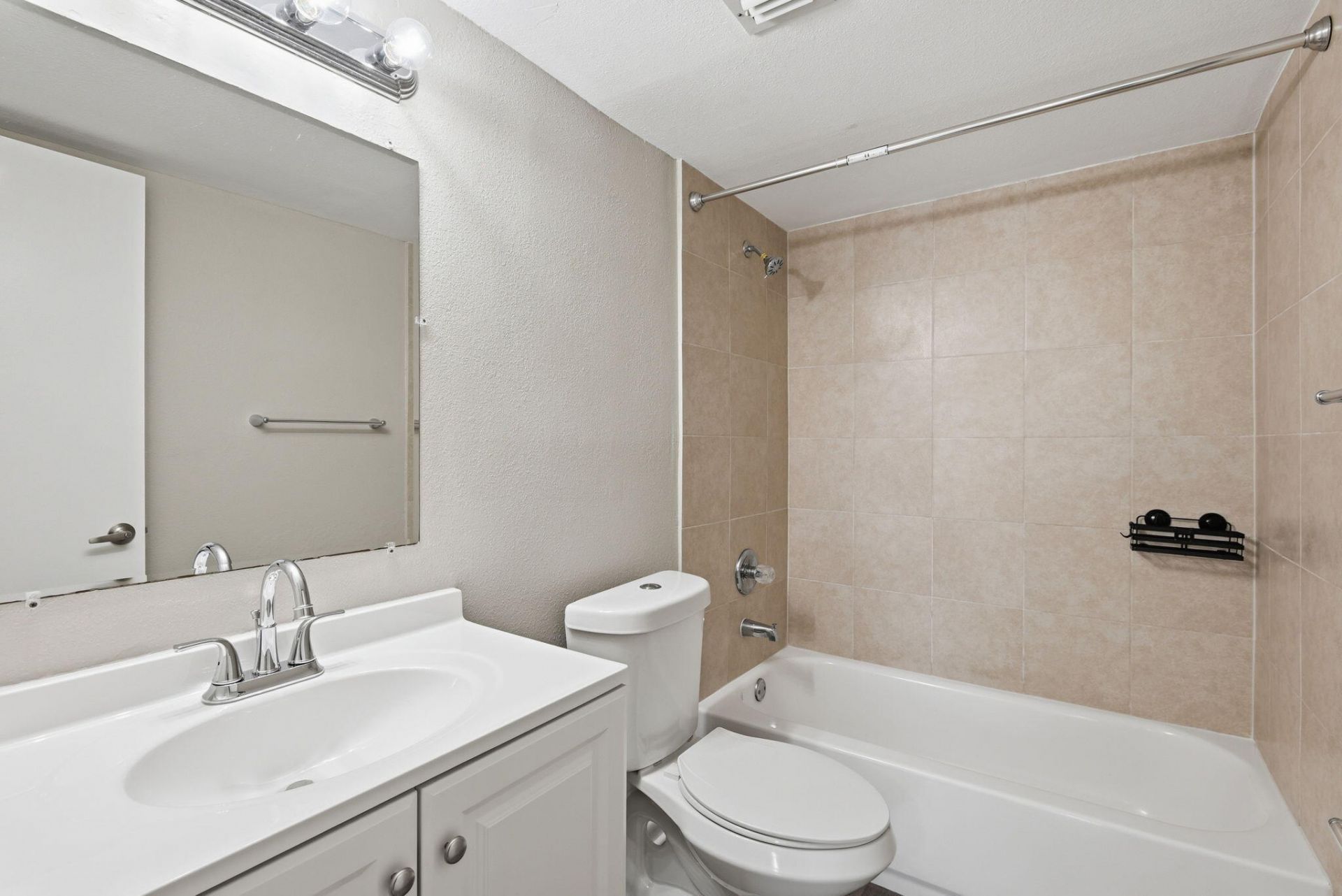 9360 Fontainebleau Boulevard, Unit Apt 310, Miami, FL 33172 Photo