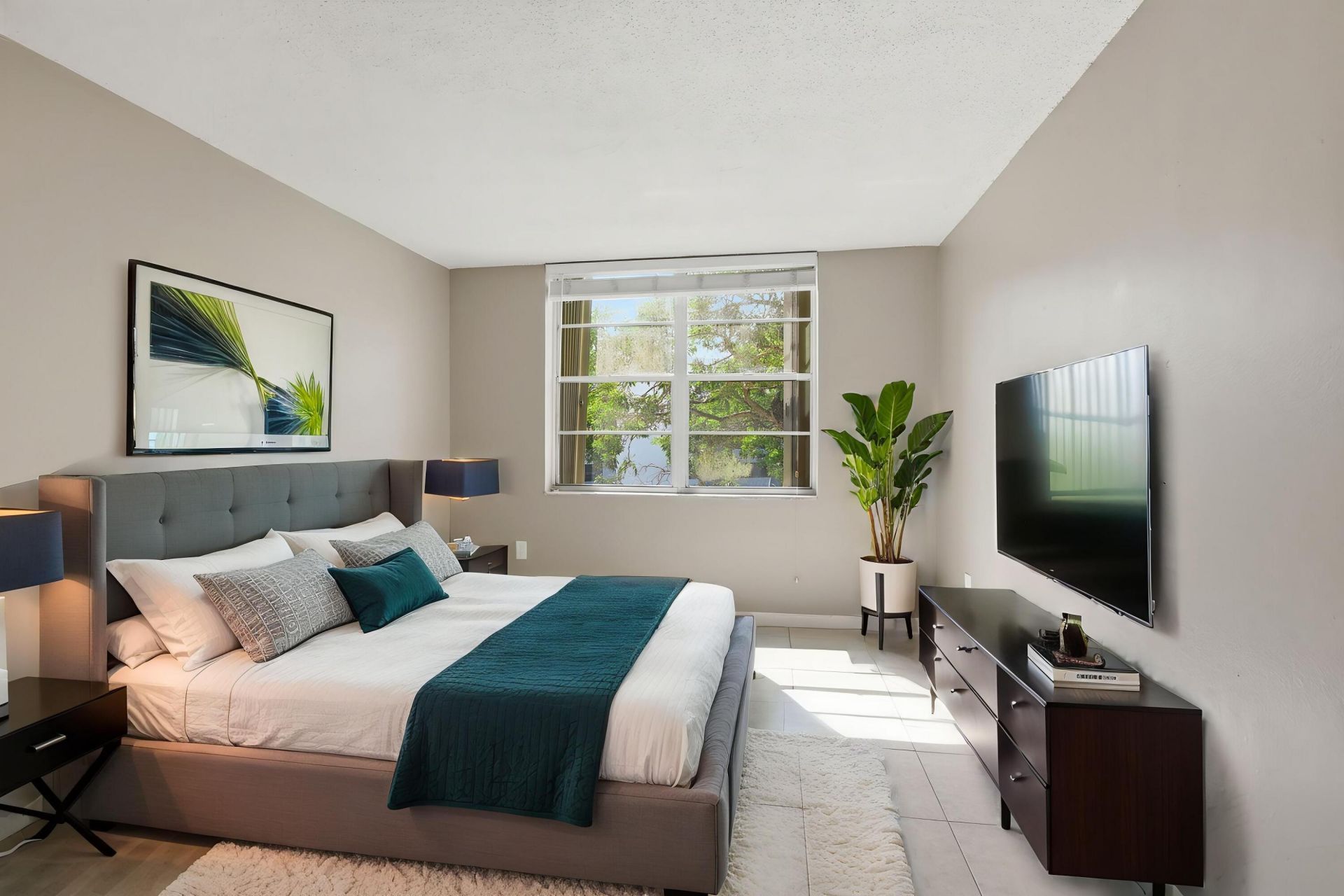 9360 Fontainebleau Boulevard, Unit Apt 310, Miami, FL 33172 Photo