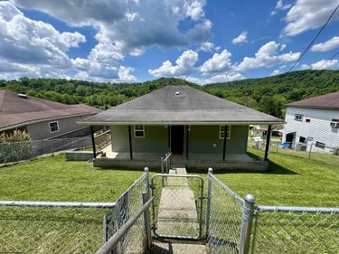 37 Crown Street, Worthington, WV 26591