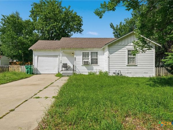 204 E 16th Street , Cameron, TX 76520