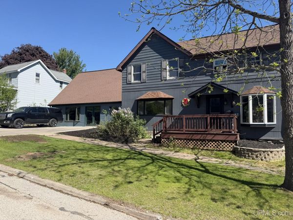 208 Michigan Avenue, Crystal Falls, MI 49920