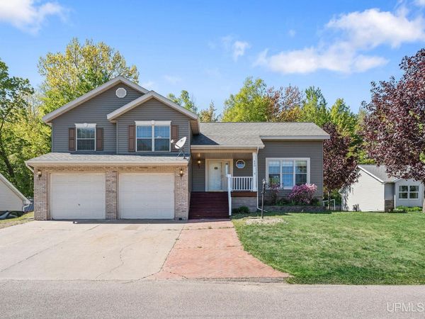 420 Stone Quarry Drive, Marquette, MI 49855
