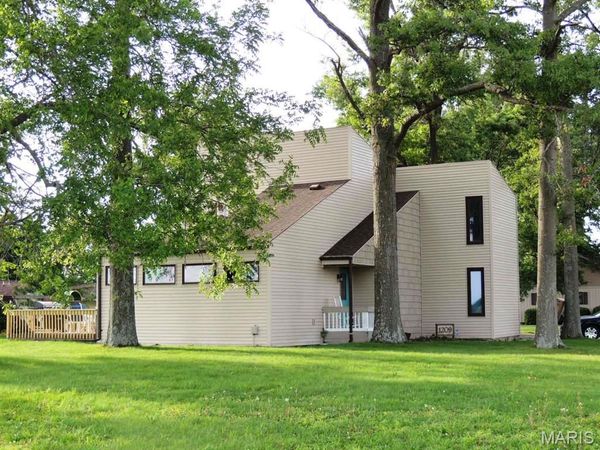 1209 N Hickory Drive , Neoga, IL 62447