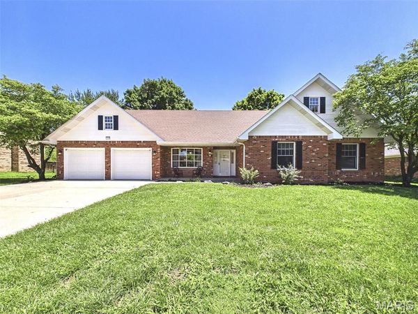 230 Hickory Ridge, Belleville, IL 62223