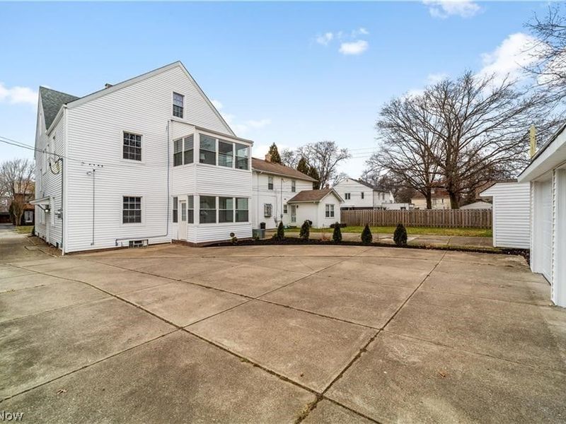 3695 Strandhill Road, Shaker Heights, OH 44122 Photo 12