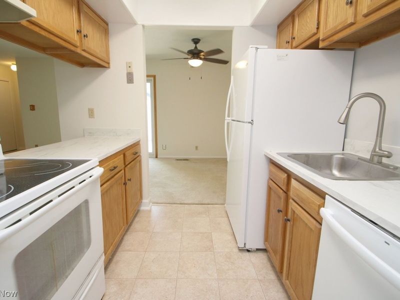 8003 Carriage Circle , Unit D, Mentor, OH 44060 Photo 12