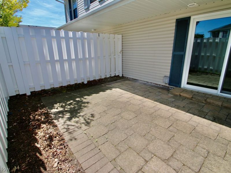 8003 Carriage Circle , Unit D, Mentor, OH 44060 Photo 3