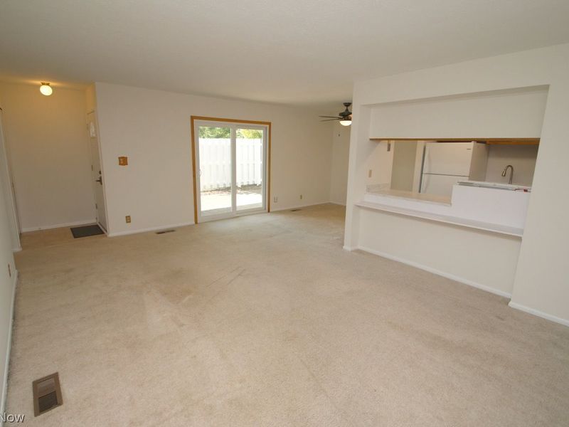 8003 Carriage Circle , Unit D, Mentor, OH 44060 Photo 5