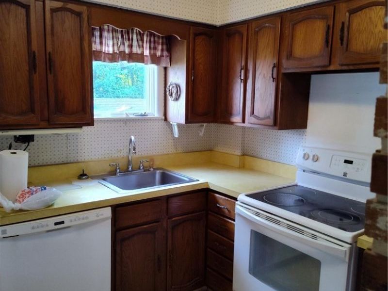 348 Georgia Avenue , Lorain, OH 44052 Photo 5