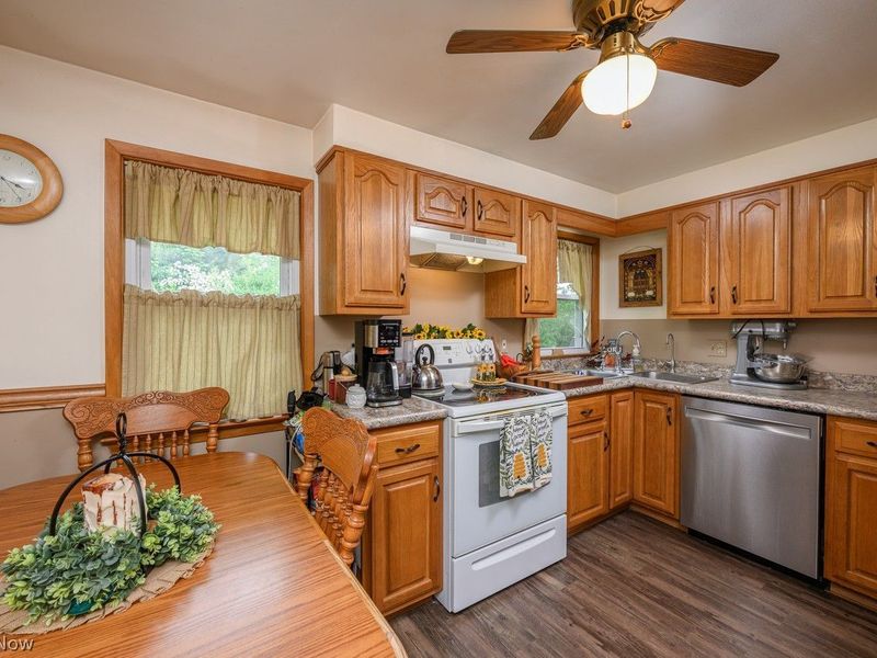 2310 38th Street NW, Canton, OH 44709 Photo 5