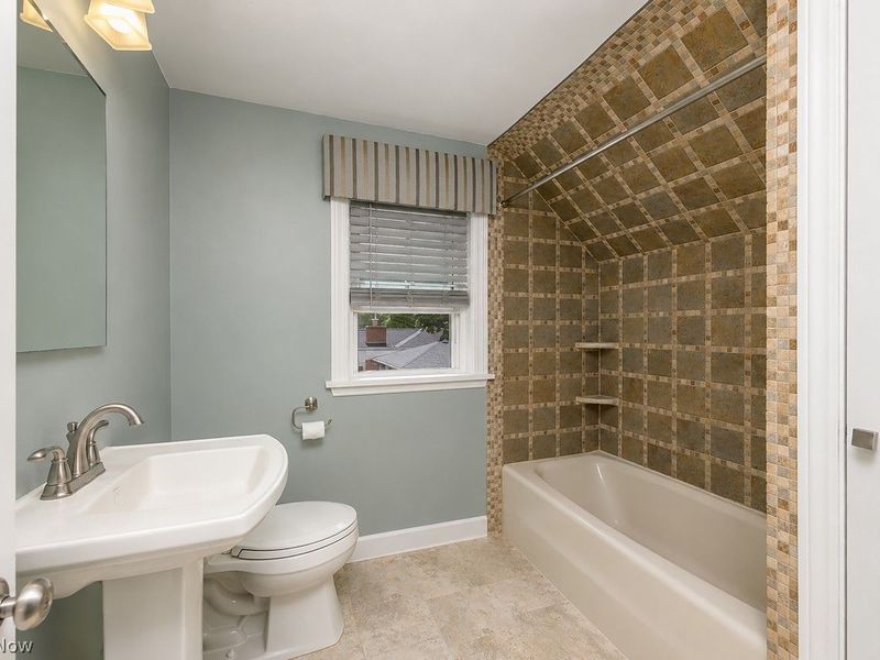 211 Woodrow Street NW, North Canton, OH 44720 Photo 16