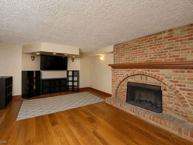 211 Woodrow Street NW, North Canton, OH 44720 Photo 17