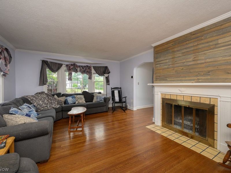 211 Woodrow Street NW, North Canton, OH 44720 Photo 4