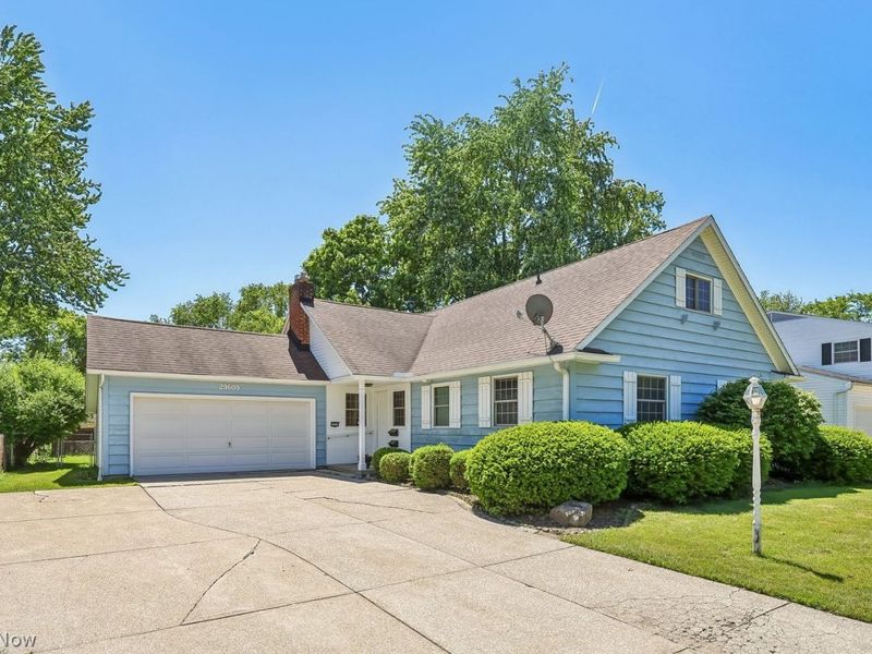 29609 Wellington Drive, North Olmsted, OH 44070 Photo 1