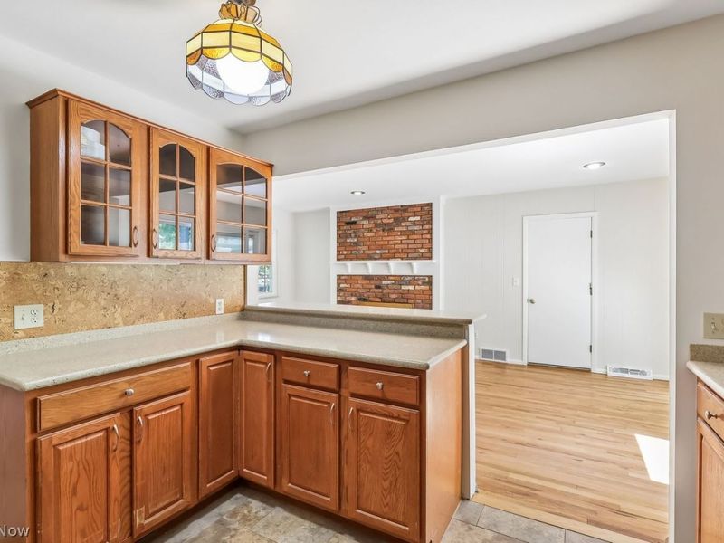 29609 Wellington Drive, North Olmsted, OH 44070 Photo 10