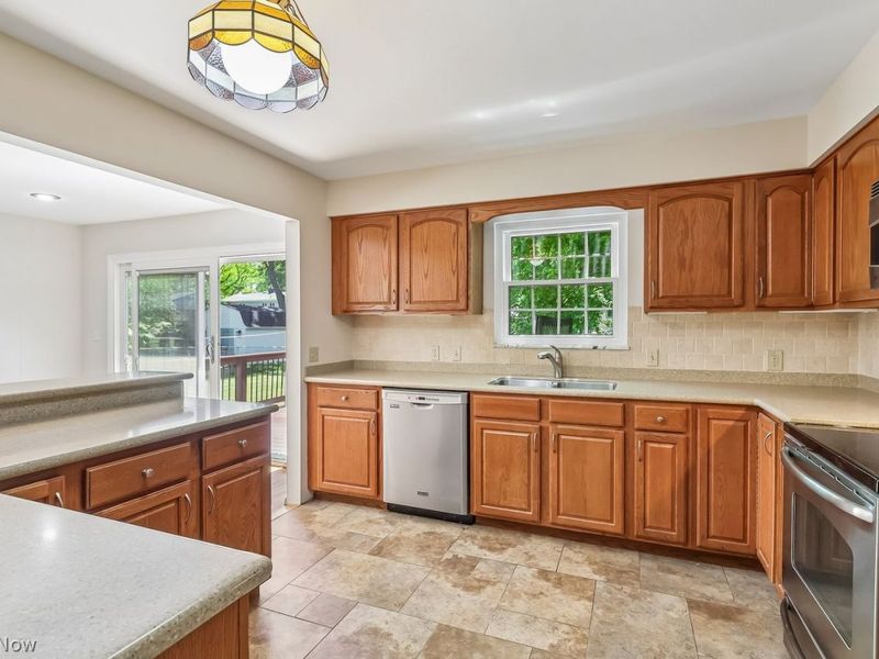 29609 Wellington Drive, North Olmsted, OH 44070 Photo 11