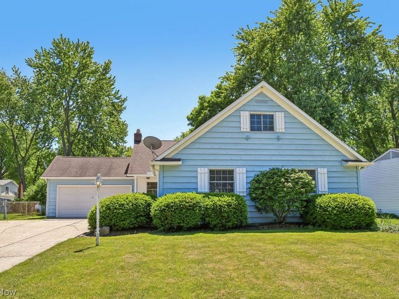 29609 Wellington Drive, North Olmsted, OH 44070 Photo 3