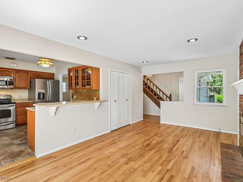 29609 Wellington Drive, North Olmsted, OH 44070 Photo 7