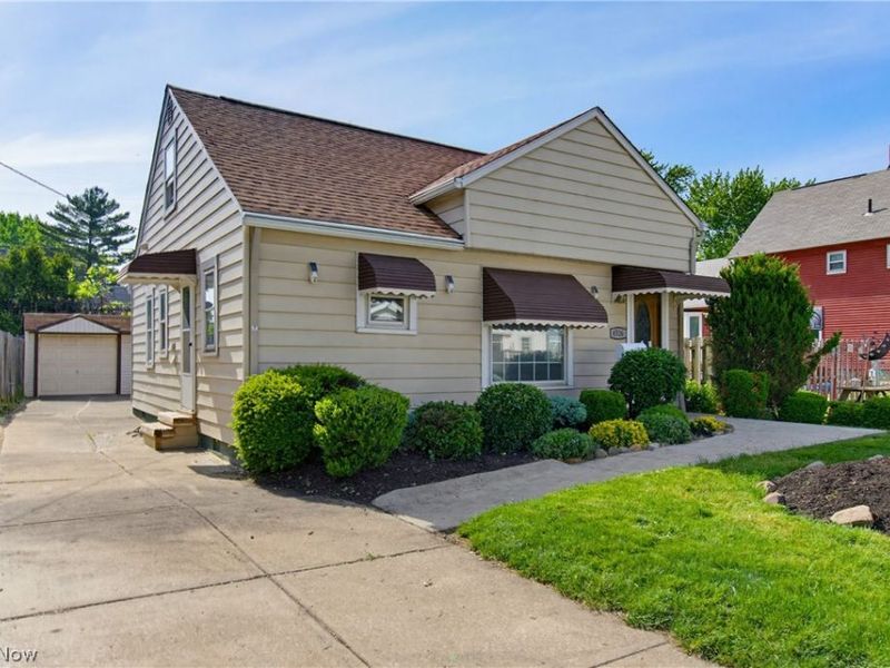 4526 W 172nd , Cleveland, OH 44135 Photo 3