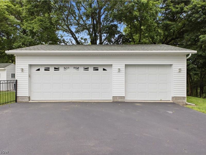 East Liverpool, OH 43920 Photo 36
