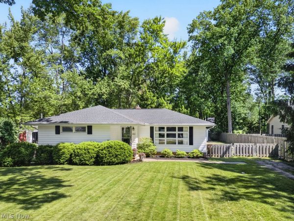 28620 Bassett Road , Westlake, OH 44145