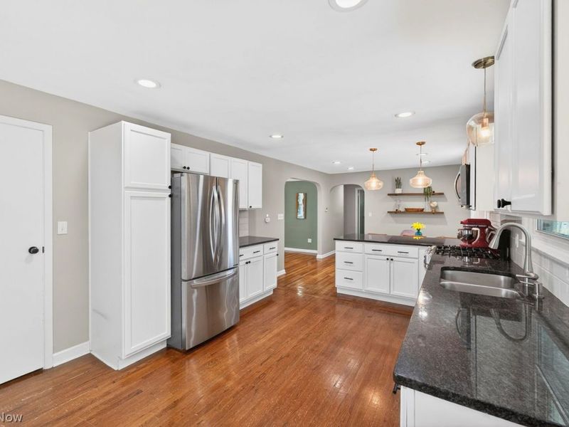 28620 Bassett Road , Westlake, OH 44145 Photo 13