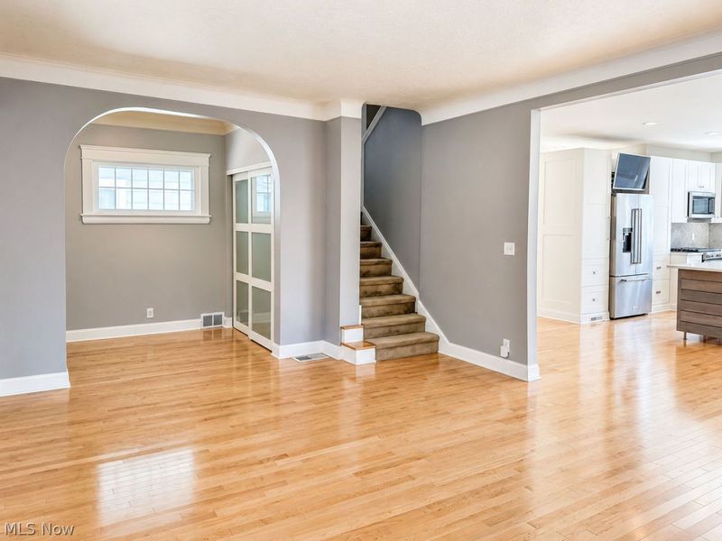 1081 Summit Avenue , Lakewood, OH 44107 Photo 9