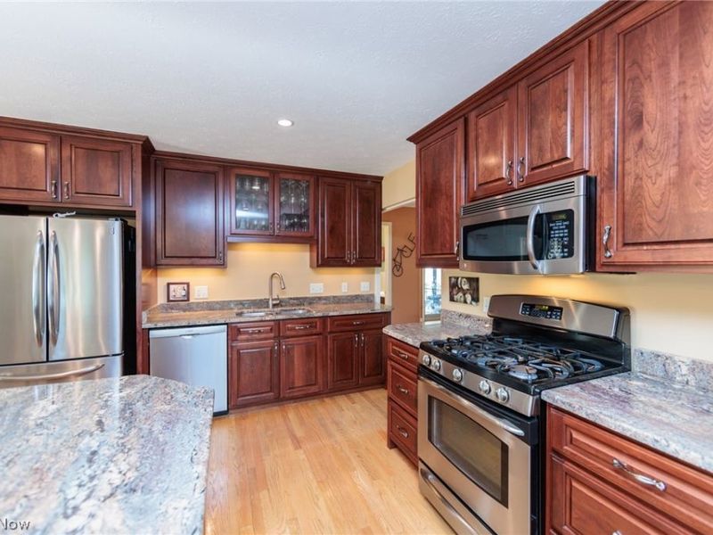9711 Idlewood Drive , Cleveland, OH 44144 Photo 14