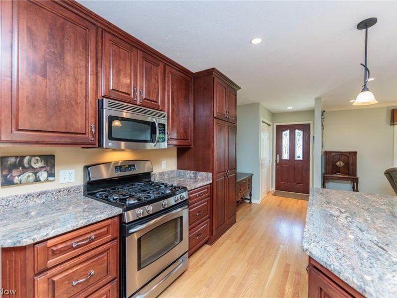 9711 Idlewood Drive , Cleveland, OH 44144 Photo 17
