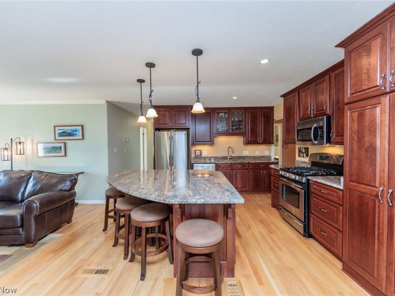 9711 Idlewood Drive , Cleveland, OH 44144 Photo 18