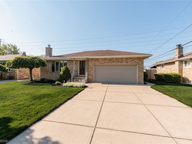 9711 Idlewood Drive , Cleveland, OH 44144 Photo 3