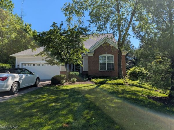 606 Magnolia Lane , Chagrin Falls, OH 44023