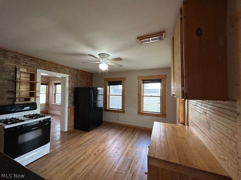 2809 Monroe Avenue , Cleveland, OH 44113 Photo 13