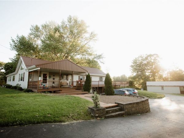 1425 Old State Rd, New Castle, PA 16101