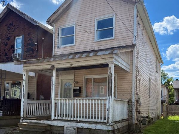 1805 4th Ave , Beaver Falls, PA 15010