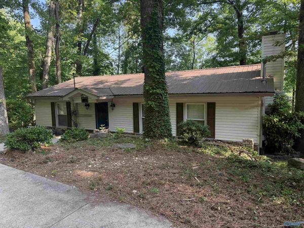4512 Hideaway Drive, Guntersville, AL 35976