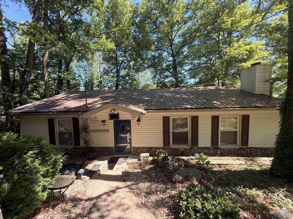 4512 Hideaway Drive, Guntersville, AL 35976