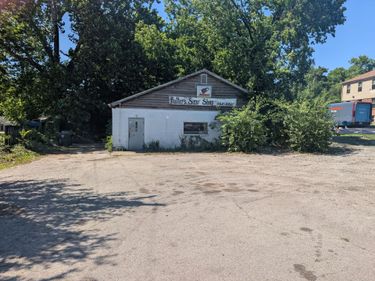 1508 Versailles Road, Lexington, KY 40504