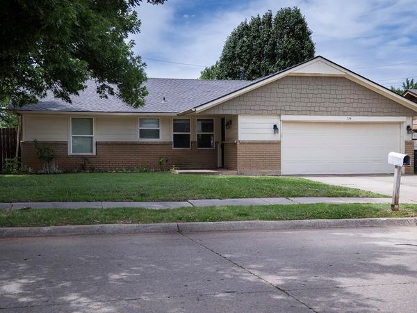 734 W 7th Street, Edmond, OK 73003