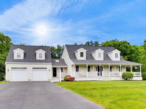 24 Meadow Ln, Hanson, MA 02341