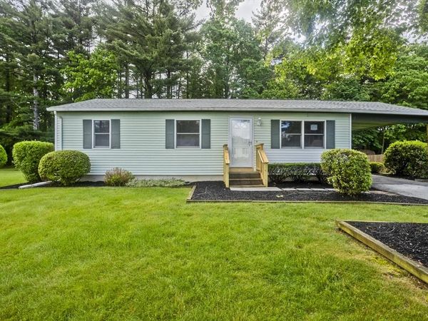 276 Spikenard Cir, Springfield, MA 01129